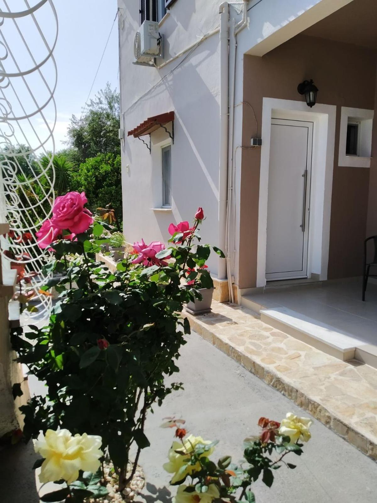 רודה Trousas Apartments מראה חיצוני תמונה